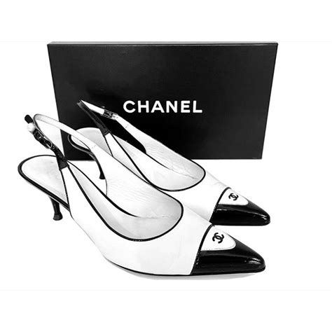 sapato chanel bicolor|Chanel shoes for women.